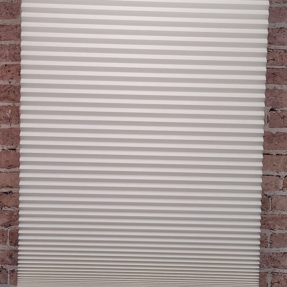 Hunter Douglas Duette Honeycomb Shade 31.5 x 36